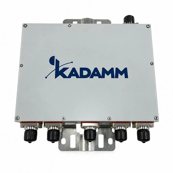Комбайнер КАДАММ КМ-6-08 — 824–894 / 1710–1755 / 1850–1990 / 2110–2155 / 2500–2690 / 3300–3800 МГц