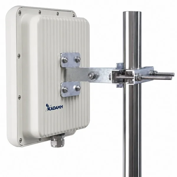 KADAMM O-ATP15-3300/3500M — наружная направленная панельная антенна 3300–3500 МГц, 15 дБи, 35°, 2 порта