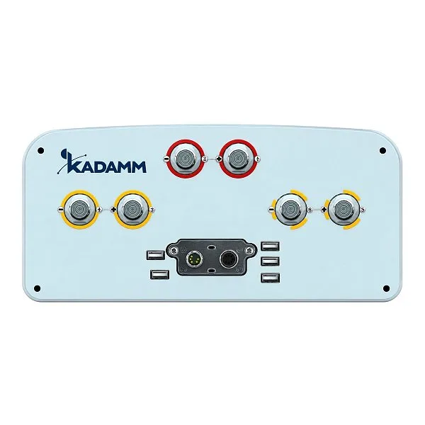 KADAMM K803702719 — секторная панельная антенна 698–2690 МГц, 3 системы излучателей, 18,5 дБи, 6 портов, встроенный RET