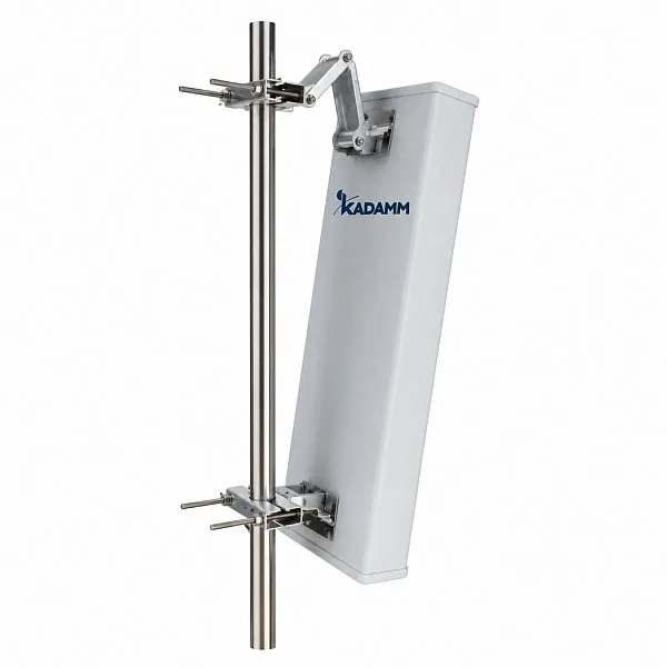 KADAMM APVT-428438-0780 — направленная панельная антенна VHF/UHF 428–438 МГц, 7 дБи, 80°, 1 порт