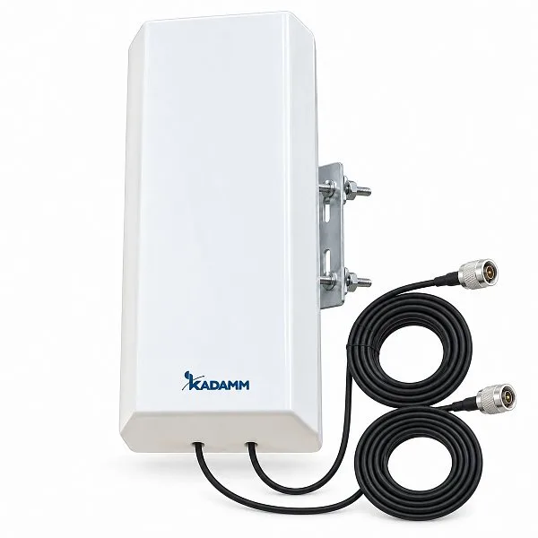 KADAMM O-ATP14-790/2700M — наружная направленная панельная антенна 790–960 / 1710–2700 МГц, 14 дБи, 60°, 2 порта