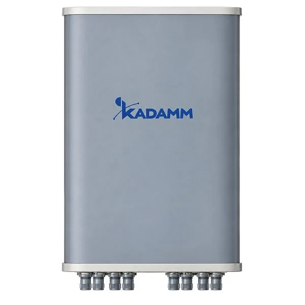 KADAMM K8820046F11 — секторная антенна 698–3800 МГц, 4 системы излучателей, 14 дБи, 8 портов, наклон 3°