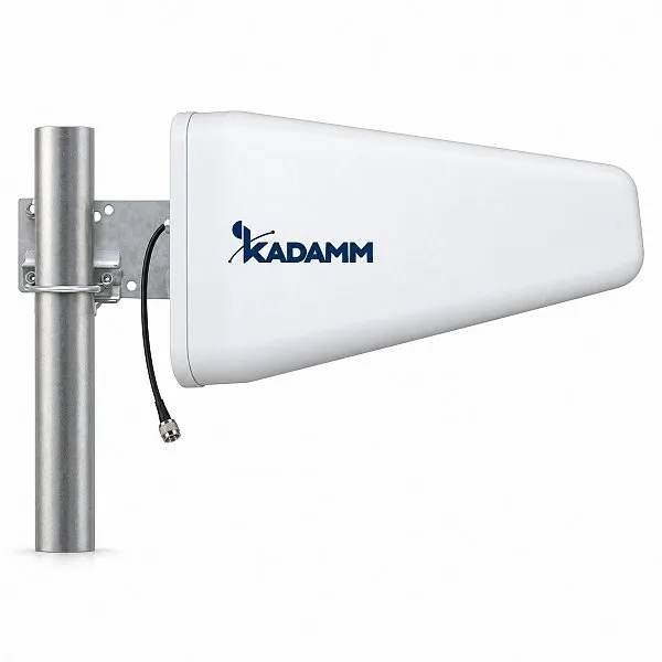 KADAMM ALP-0738V09KB — широкополосная направленная антенна 698–960 / 1710–2700 / 3300–3800 МГц, 9 дБи, 1 порт